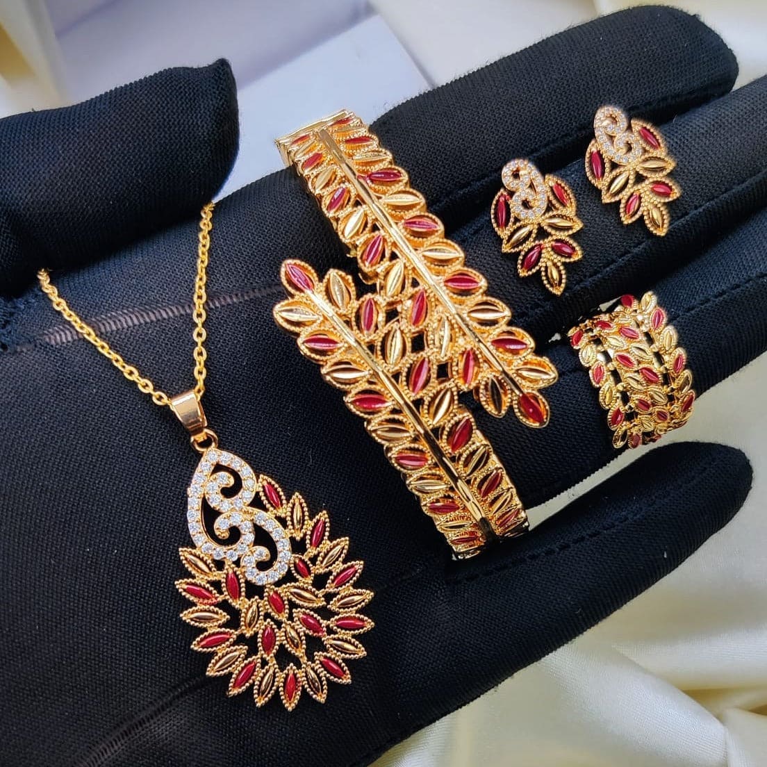 Twinkling Fancy Jewellery Set, Elegant Wedding Jewellery Set, Shining Stylish Leaves Jewellery Set