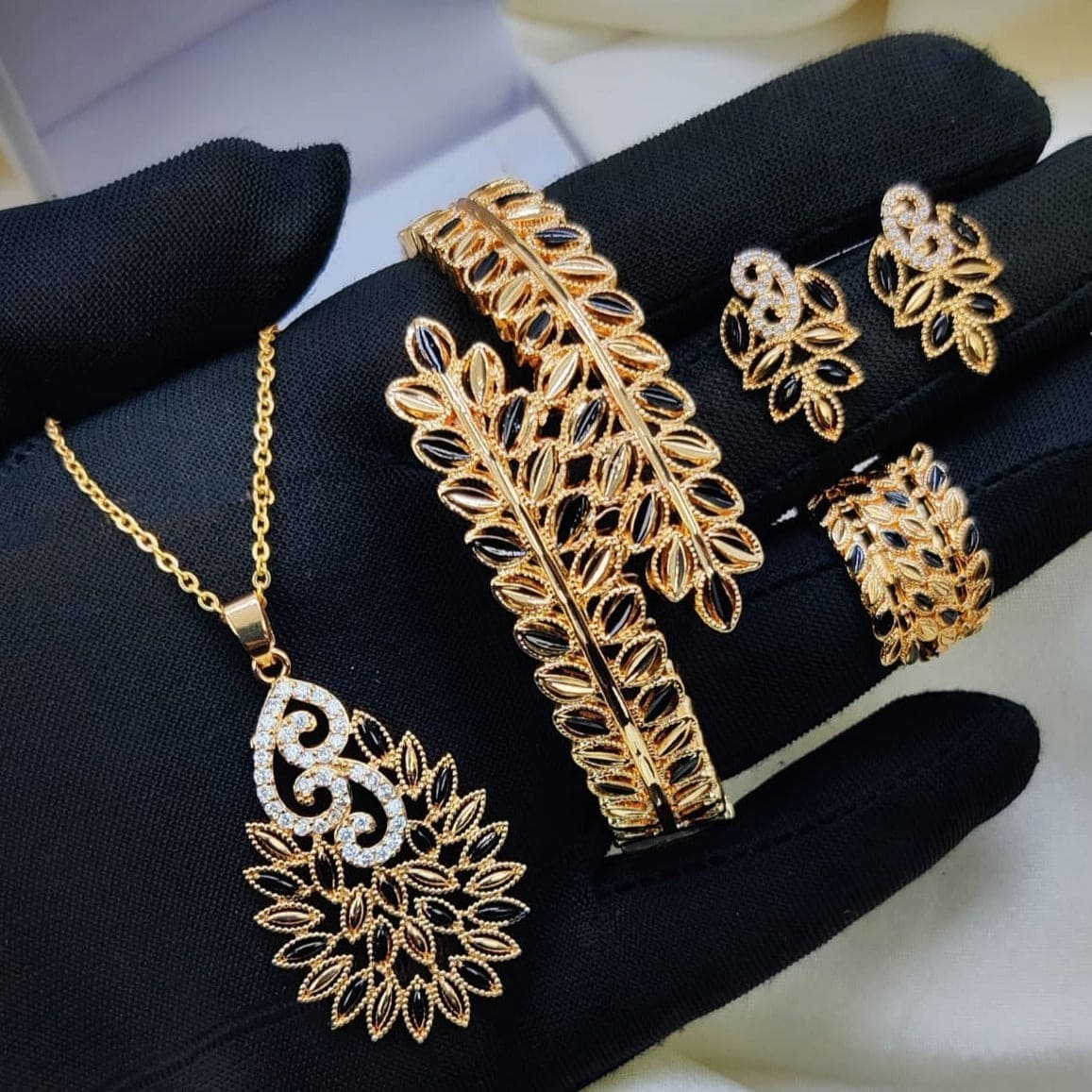Twinkling Fancy Jewellery Set, Elegant Wedding Jewellery Set, Shining Stylish Leaves Jewellery Set
