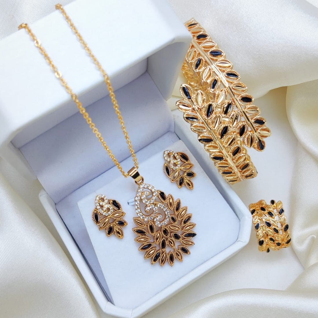 Twinkling Fancy Jewellery Set, Elegant Wedding Jewellery Set, Shining Stylish Leaves Jewellery Set